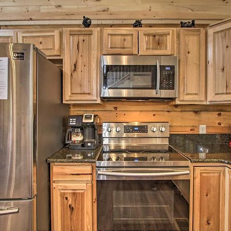 The Phoenix Cabin With Hot Tub In Gatlinburg! Buitenkant foto
