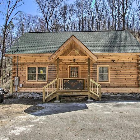 The Phoenix Cabin With Hot Tub In Gatlinburg! Buitenkant foto