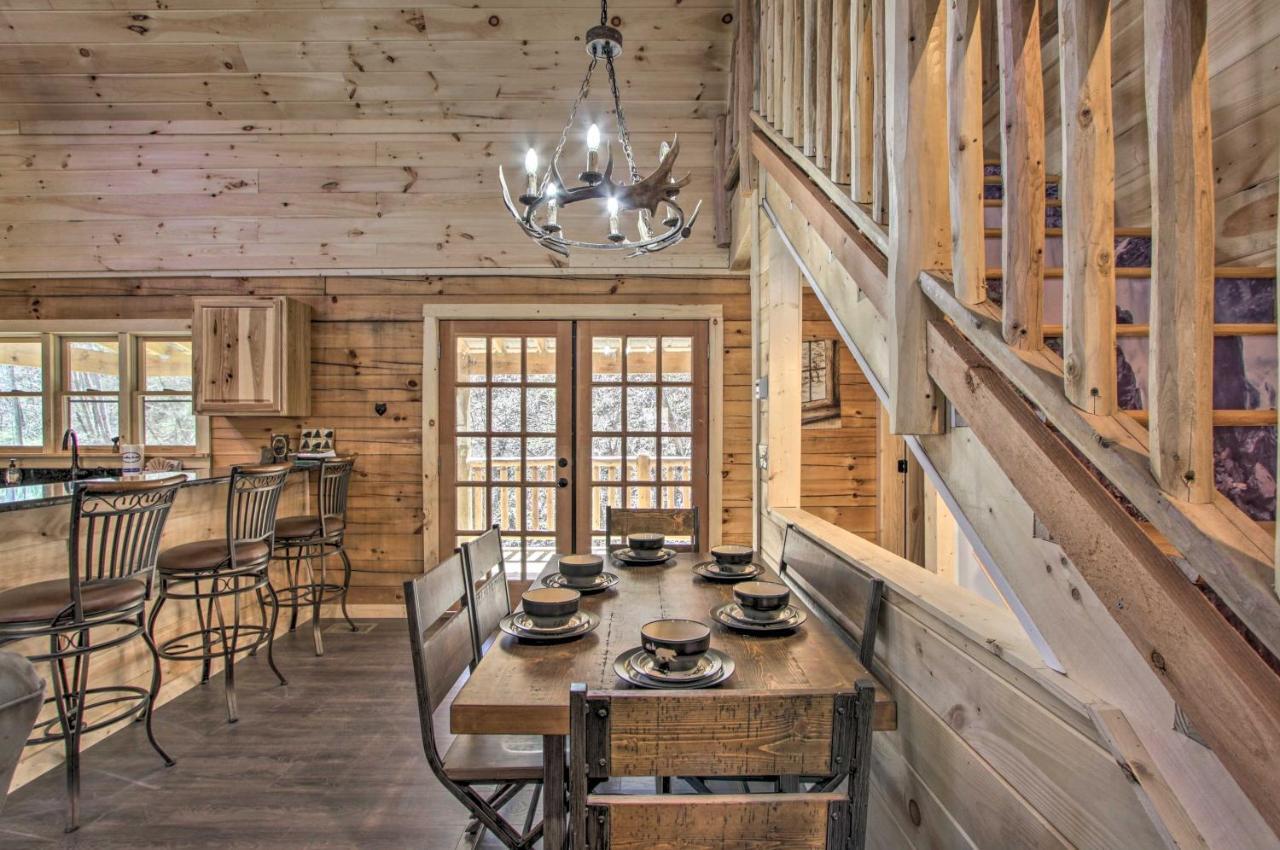 The Phoenix Cabin With Hot Tub In Gatlinburg! Buitenkant foto