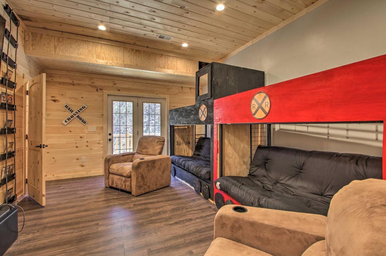 The Phoenix Cabin With Hot Tub In Gatlinburg! Buitenkant foto