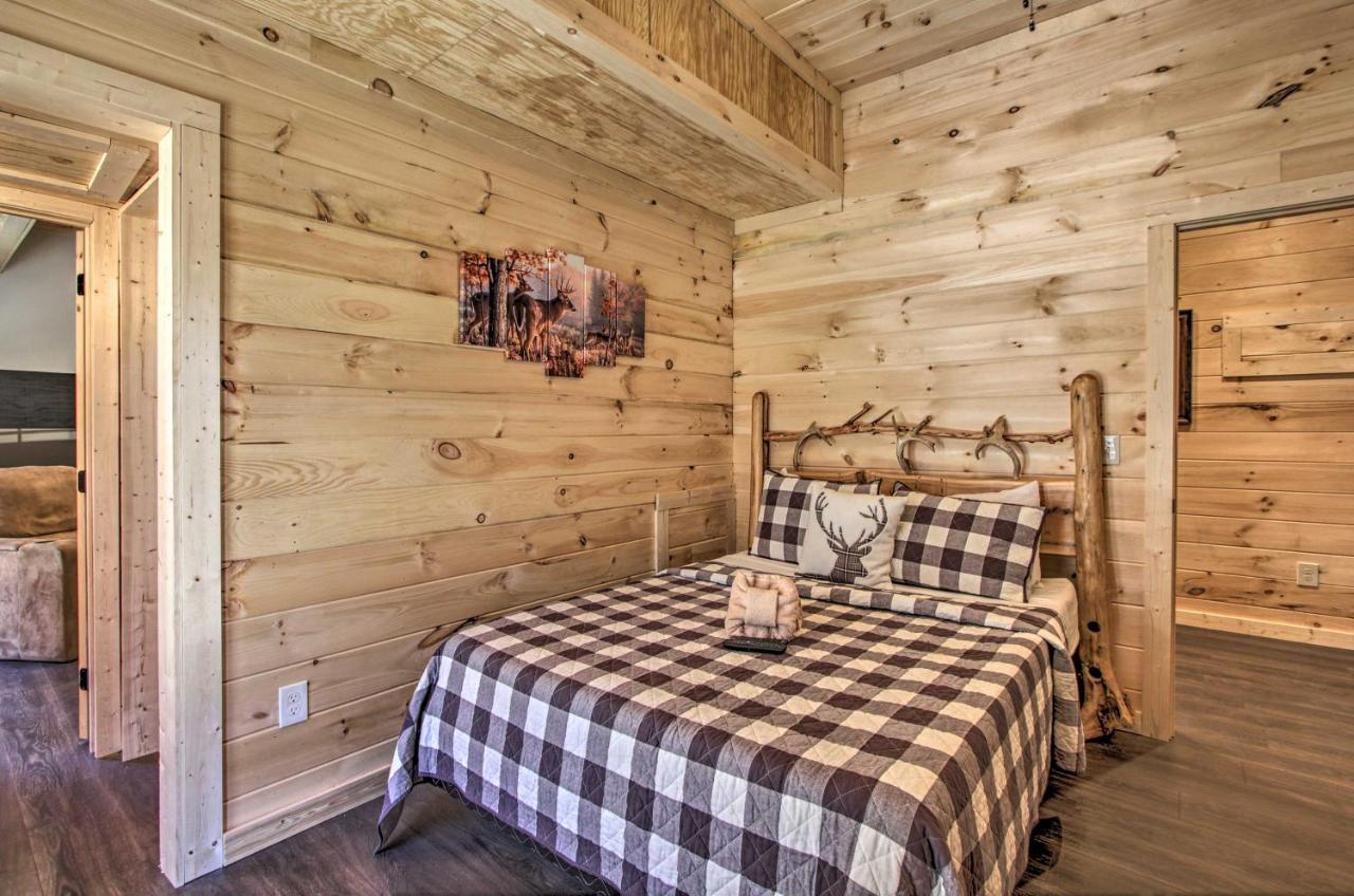 The Phoenix Cabin With Hot Tub In Gatlinburg! Buitenkant foto