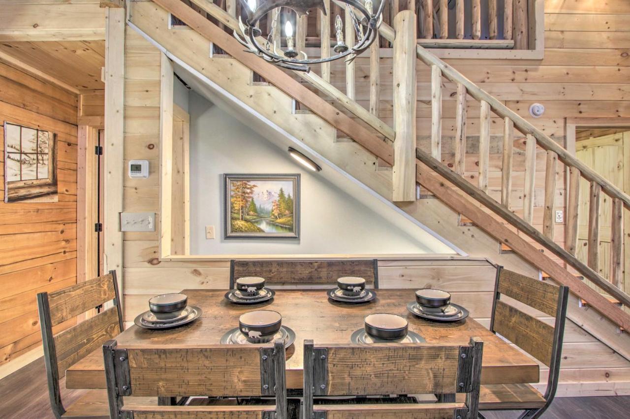The Phoenix Cabin With Hot Tub In Gatlinburg! Buitenkant foto